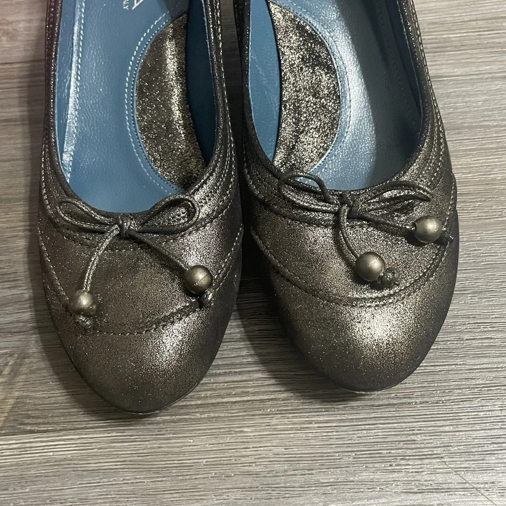 VIA‎ SPIGA Italy Womens Sz 9M Kitten Heel Pumps Gunmetal Distressed Leather Bow